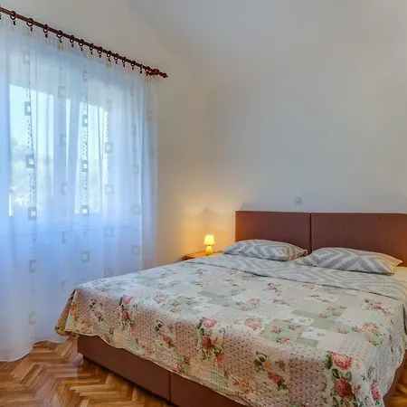 Leonarda, 3*