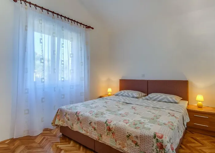 Leonarda, 3*